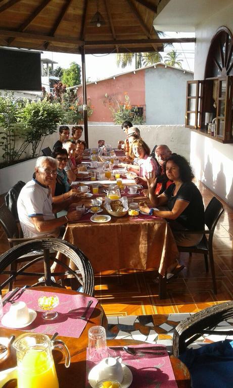 Las Gardenias Hotell Puerto Villamil Exteriör bild