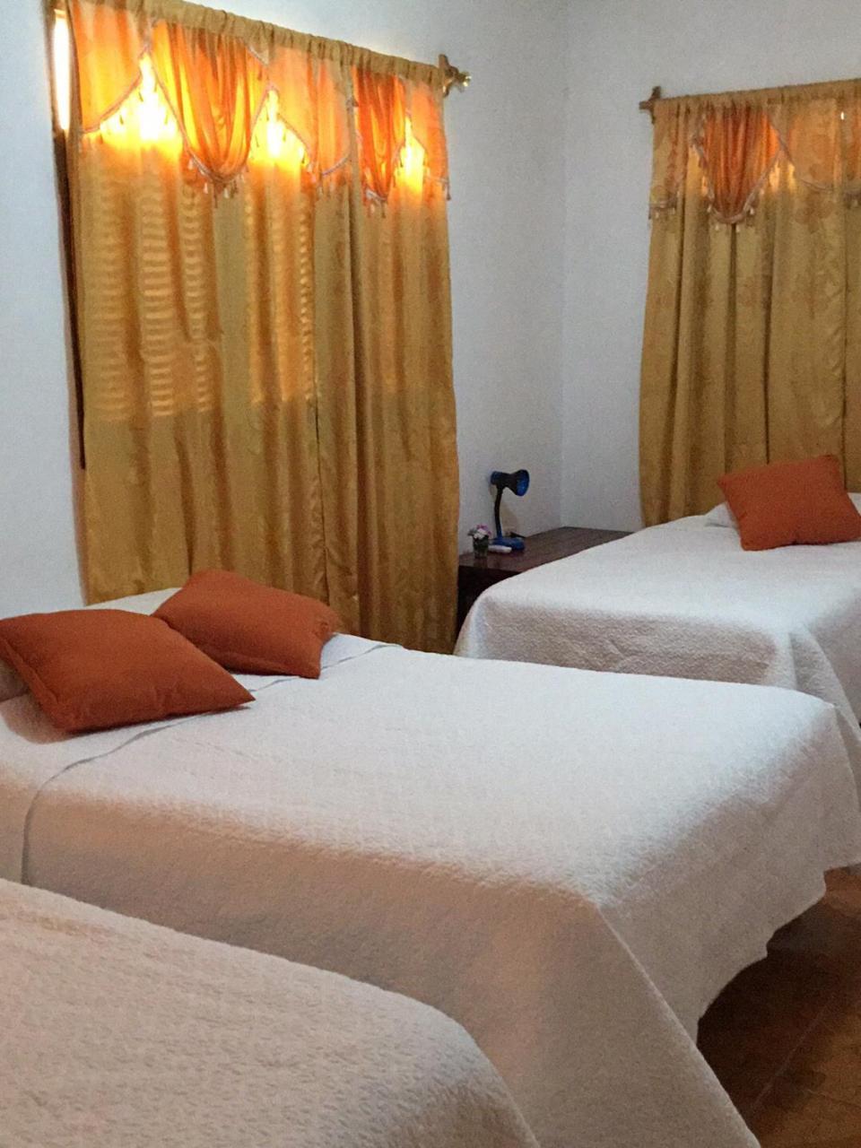Las Gardenias Hotell Puerto Villamil Exteriör bild